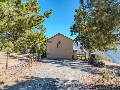 Property at 30380 Starland Dr, Tehachapi, CA