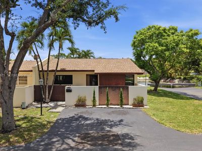 13776 Kendale Lakes Dr
