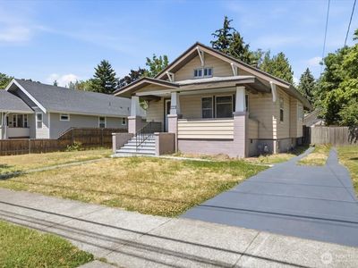 615 Pleasant Street