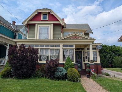 373 E Main St