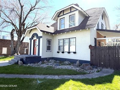 207 Johnson Ave S