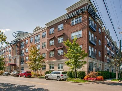 3000 Vanderbilt Pl APT 413