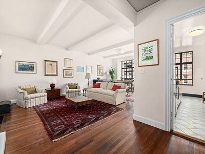 230 E 50th St APT 6D