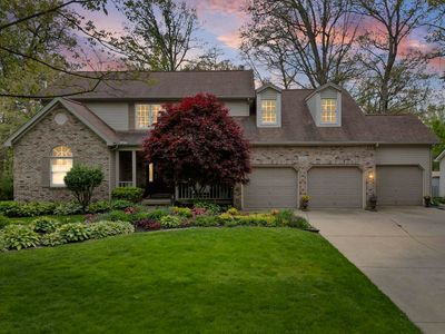 821 Red Oaks Ln