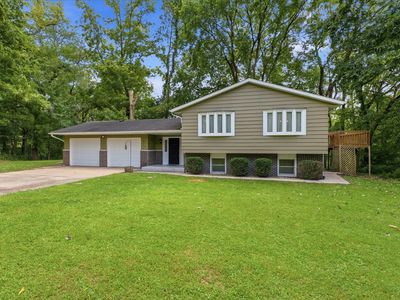 407 Oak Blvd