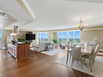 4545 Commerce St Unit 2501