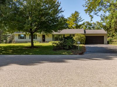 W226N8107 Longview DRIVE