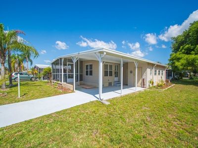 900 Laurel Cir