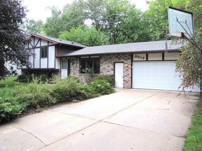 3013 Highbrook Dr