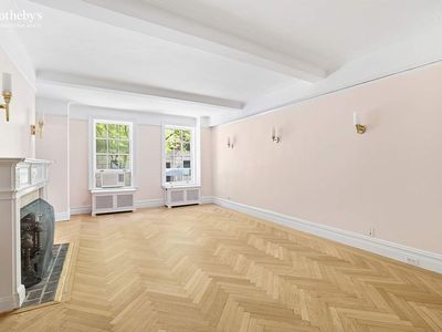 25 E 86th St #2E