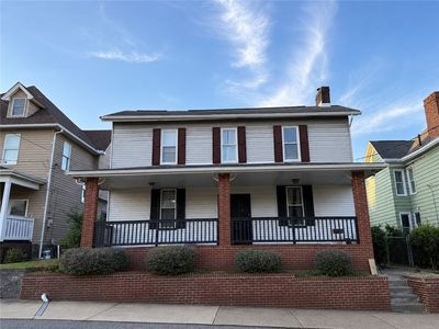 547 George St