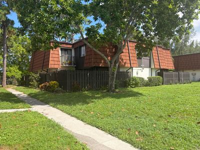 2200 WHITE PINE Circle #B