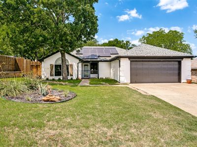 Property at 103 Hilltop Dr, Kennedale, TX