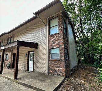 2107 N East Oaks Dr