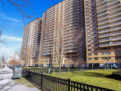 2925 W 5th St APT 11B