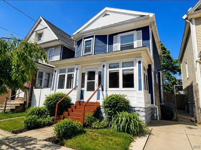 32 Gallatin Ave