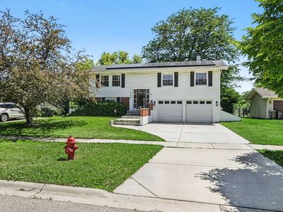1355 Devonshire Ln