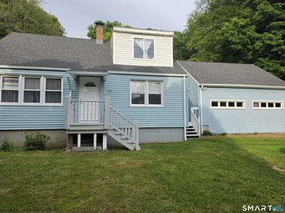 593 Mohegan Avenue Parkway