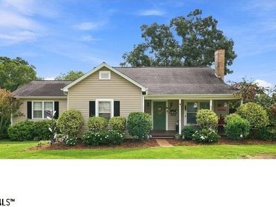 Property at 302 Caldwell St, Campobello, SC