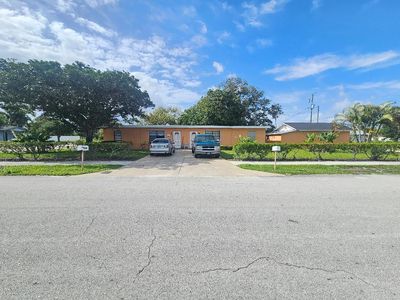 800 NW 1st Street