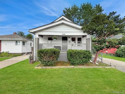 24520 Schroeder Ave