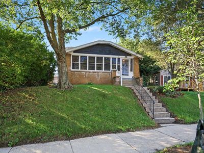1036 Dickinson St SE