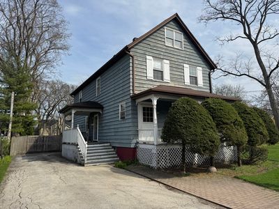 Property at 933 Harms Rd, Glenview, IL