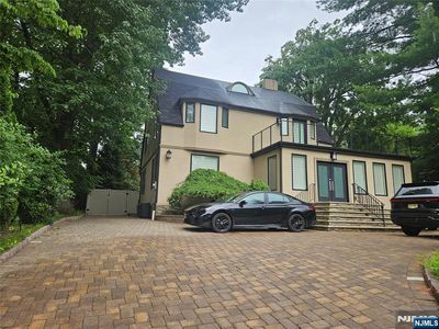 165 Leonia Ave