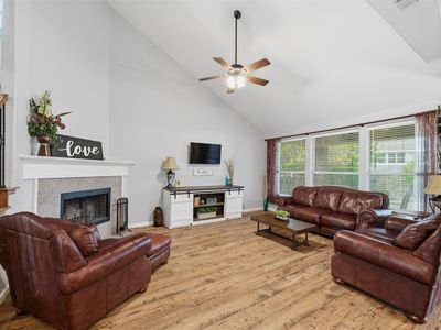 1121 Linden Dr