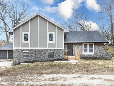 Property at 13331 Metropolitan Ave, Bonner Springs, KS