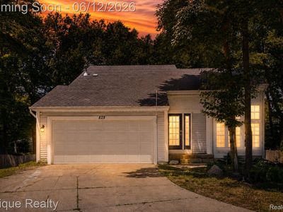 825 Summer Creek Ct SE