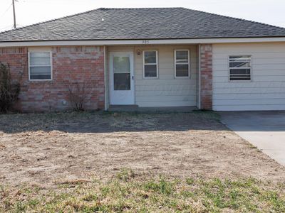 Property at 305 Spruce Ave, Dumas, TX