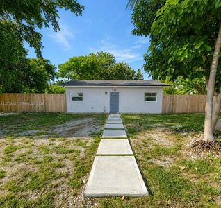 Property at 980 NW 13th St, Homestead, FL