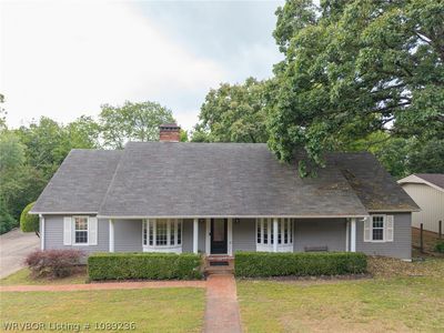 6212 Country Club Ave