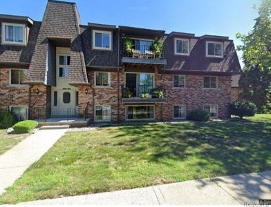 214 Riviera Dr #48081