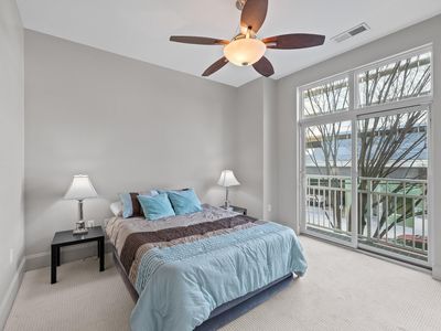 317 W Morgan St APT 215