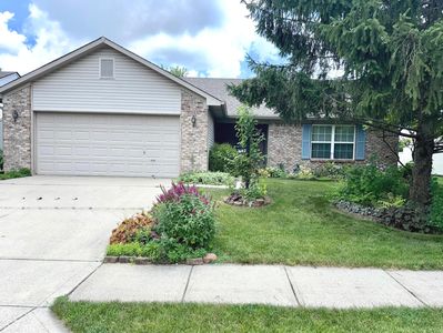 Property at 437 E Pine Ridge Dr, Westfield, IN