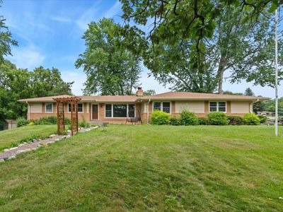 2300 Oakwood Dr