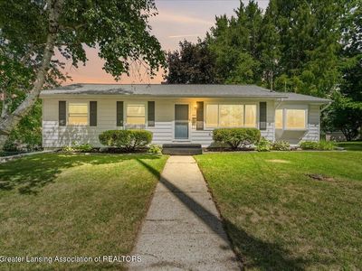 606 W McConnell St