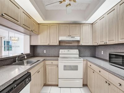 900 SW 128th Ave APT 103D