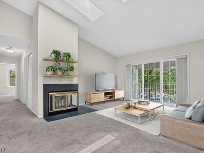 2212 Doolittle Dr