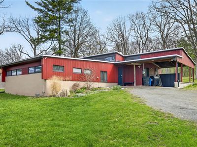 983 Cayuga Heights Rd