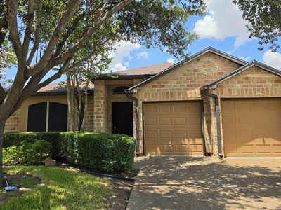 3810 Sandcliff Dr