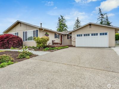 1068 Vista Del Monte