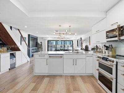 4000 NE 168th St APT 113B