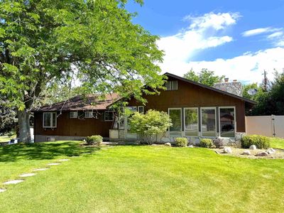 690 Fairway Dr