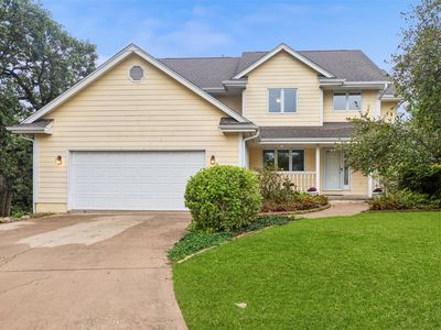 Property at 2505 Country Side Pl, West Des Moines, IA
