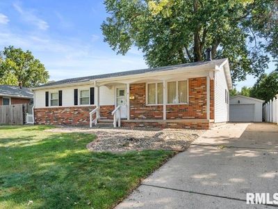 8 Foresters Ln