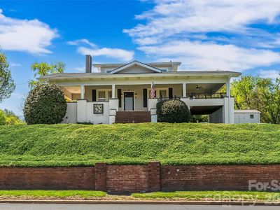 110 Burkemont Ave