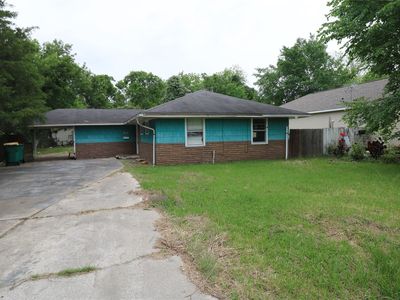 618 Azalea Dr